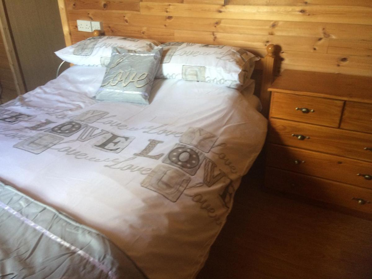 Log House Hideaway Villa Johnswell Eksteriør bilde